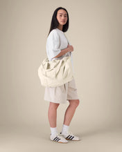 Afbeelding in Gallery-weergave laden, UB DUFFLE BAG
